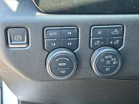 Certified 2023 Chevrolet Silverado 1500 LTZ w/ LTZ Convenience Package II AWD/4WD image 24