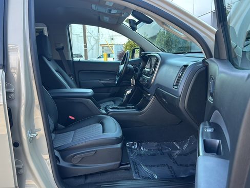 Used 2022 Chevrolet Colorado Z71 AWD/4WD image 14