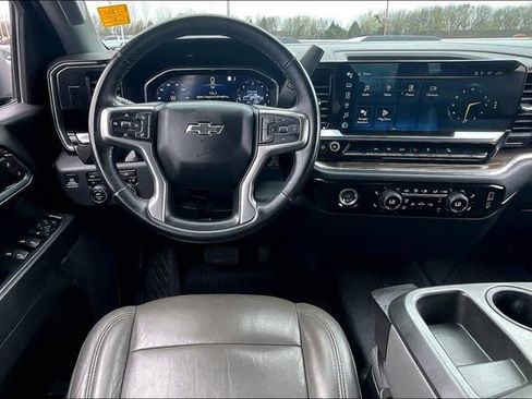 Used 2023 Chevrolet Silverado 1500 LT Trail Boss AWD/4WD image 9