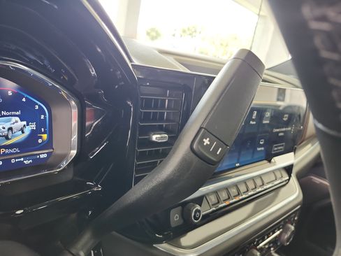Used 2025 Chevrolet Silverado 2500 High Country w/ High Country Premium Package AWD/4WD image 15