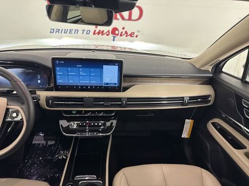 New 2025 Lincoln Corsair Grand Touring w/ Equipment Group 301A image 12