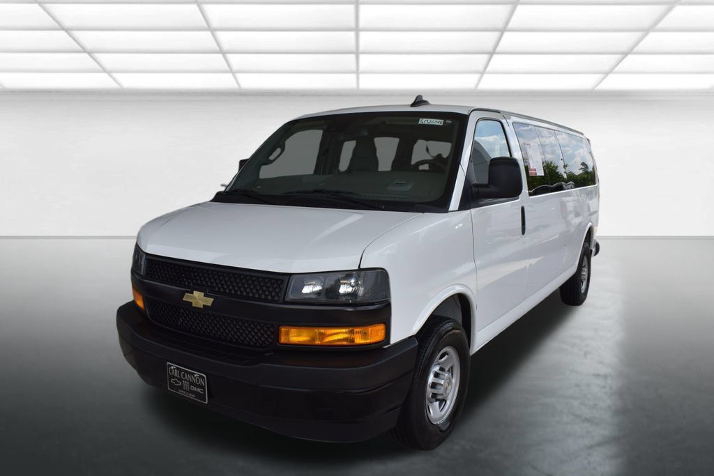 Used 2024 Chevrolet Express 3500 LS RWD image 5