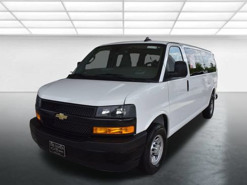 Used 2024 Chevrolet Express 3500 LS RWD image 5