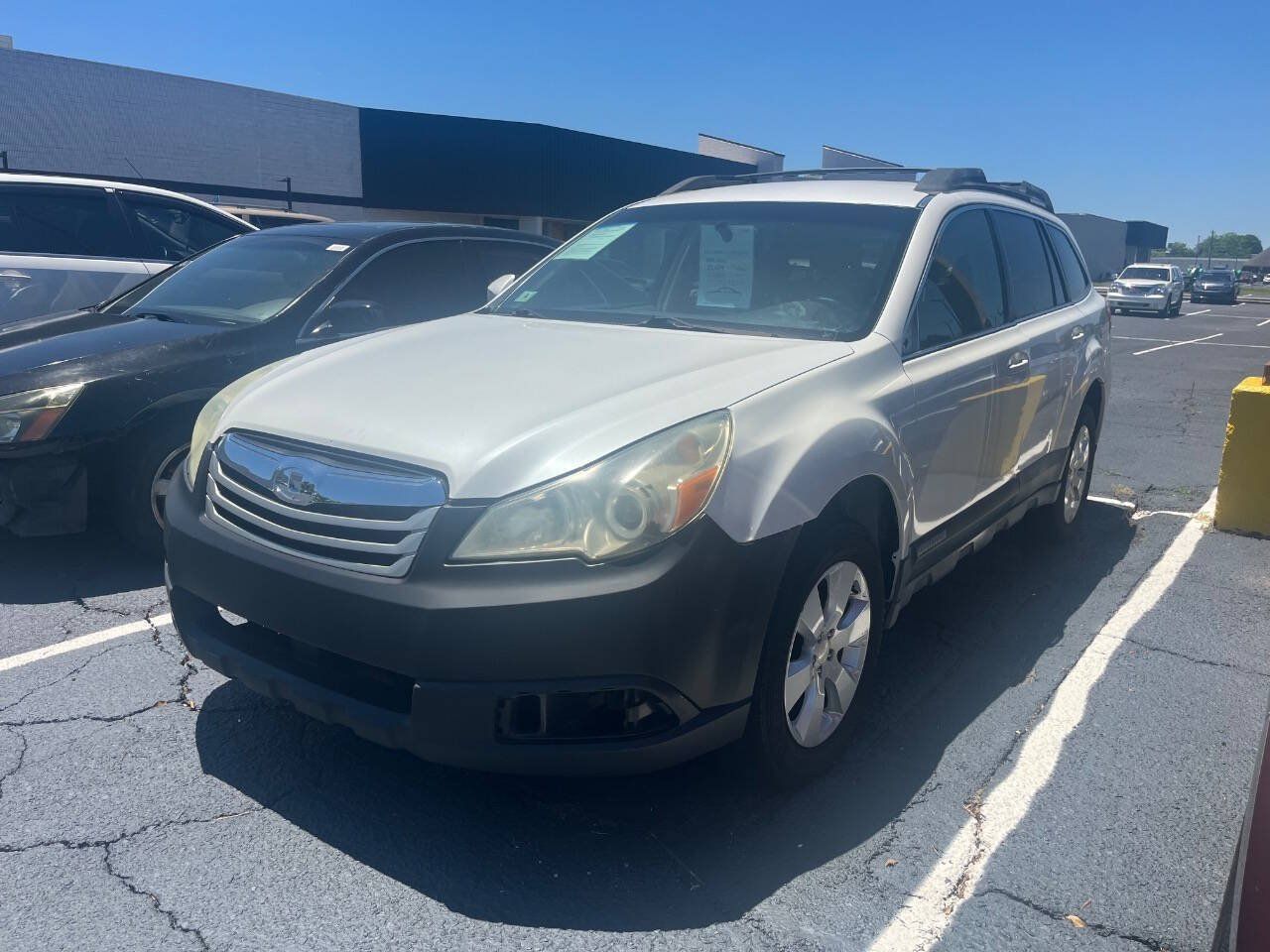 Used 2011 Subaru Outback 2.5i Premium AWD/4WD image 1