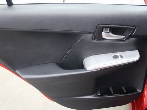 Used 2014 Toyota Camry SE image 17