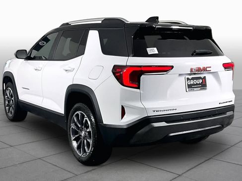 Used 2026 GMC Terrain Elevation w/ Elevation Premium Package FWD image 12