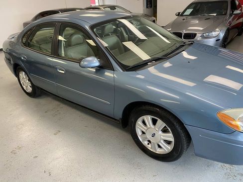 Used 2005 Ford Taurus SEL image 4