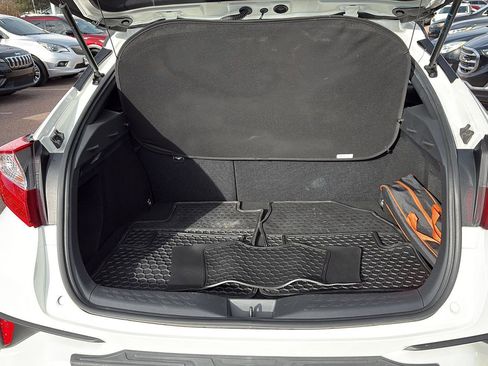 Used 2021 Toyota C-HR Limited image 22