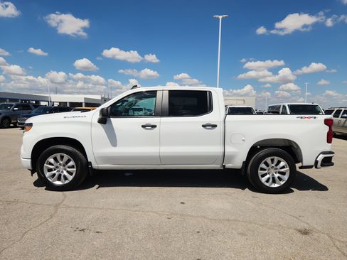 Used 2022 Chevrolet Silverado 1500 Custom AWD/4WD image 4