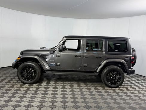 Used 2023 Jeep Wrangler Unlimited Sahara AWD/4WD image 11