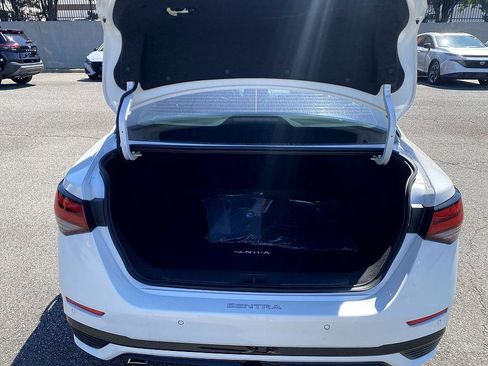 New 2025 Nissan Sentra SR image 17