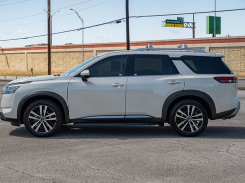 Used 2023 Nissan Pathfinder Platinum w/ Lighting Package (N93) AWD/4WD image 5