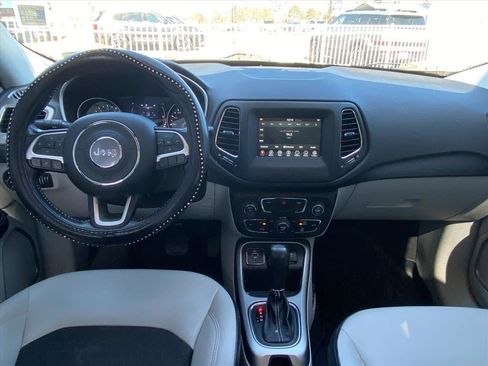 Used 2020 Jeep Compass Latitude image 13
