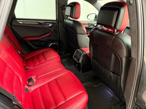 Used 2017 Porsche Macan Turbo image 44