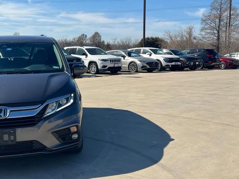 Used 2020 Honda Odyssey EX-L image 3