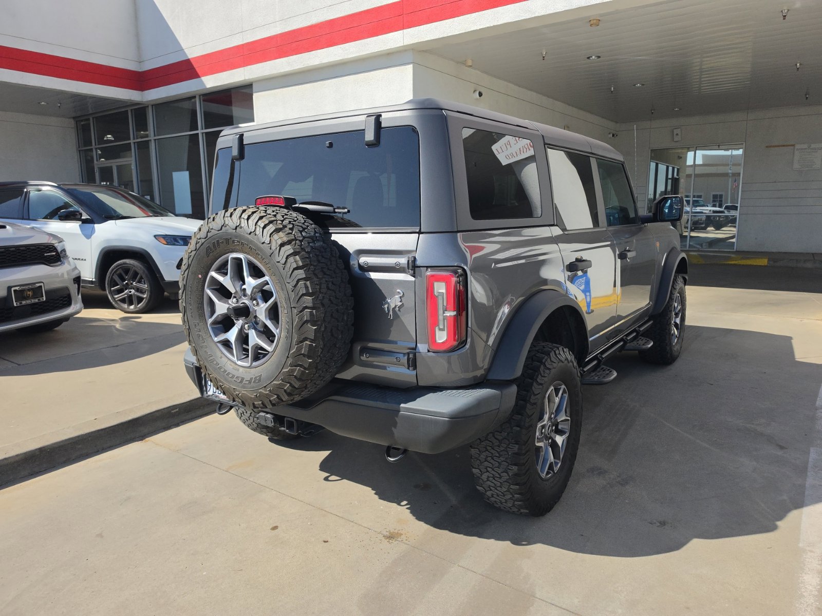 Used 2022 Ford Bronco Badlands AWD/4WD image 3