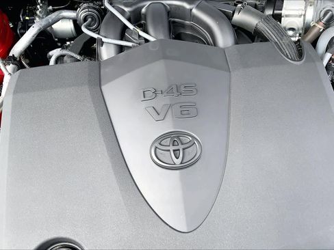 Used 2021 Toyota Camry XSE image 31