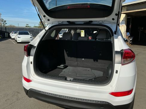 Used 2017 Hyundai Tucson SE image 21