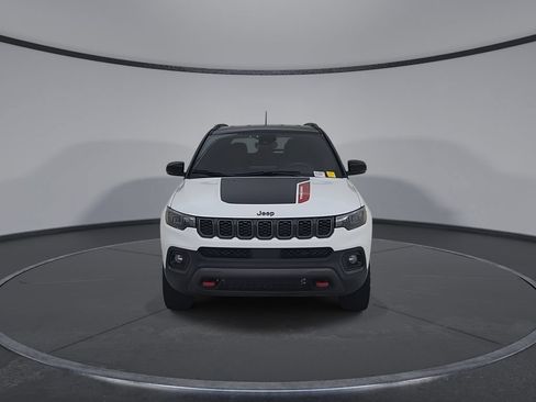 Certified 2026 Jeep Compass Trailhawk AWD/4WD image 7