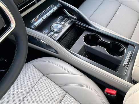 New 2026 Lincoln Nautilus Premier image 8