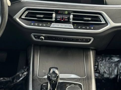 Used 2021 BMW X7 xDrive40i AWD/4WD image 19