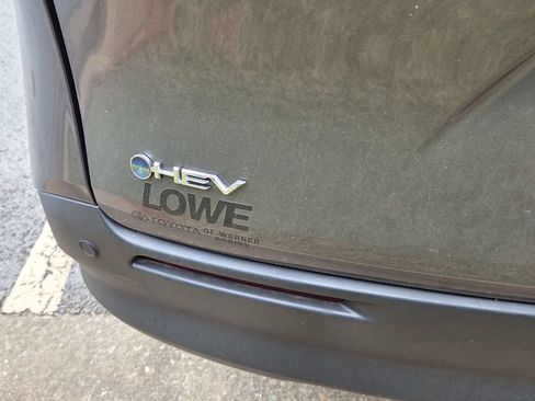 Used 2025 Toyota Sienna XLE FWD image 10