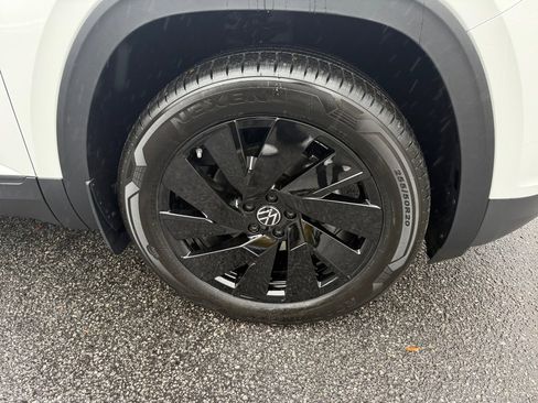 New 2026 Volkswagen Atlas Cross Sport SE image 25