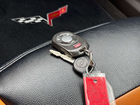 Used 2007 Chevrolet Corvette Convertible w/ Preferred Equipment Group RWD image 25