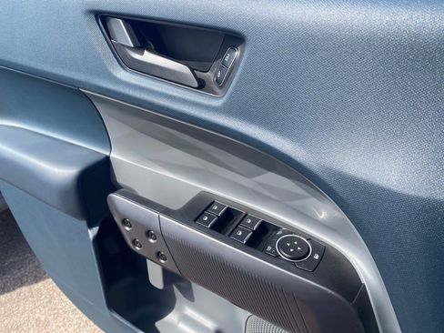 New 2025 Ford Maverick XLT w/ XLT Luxury Package image 16