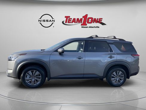 New 2025 Nissan Pathfinder SV image 2