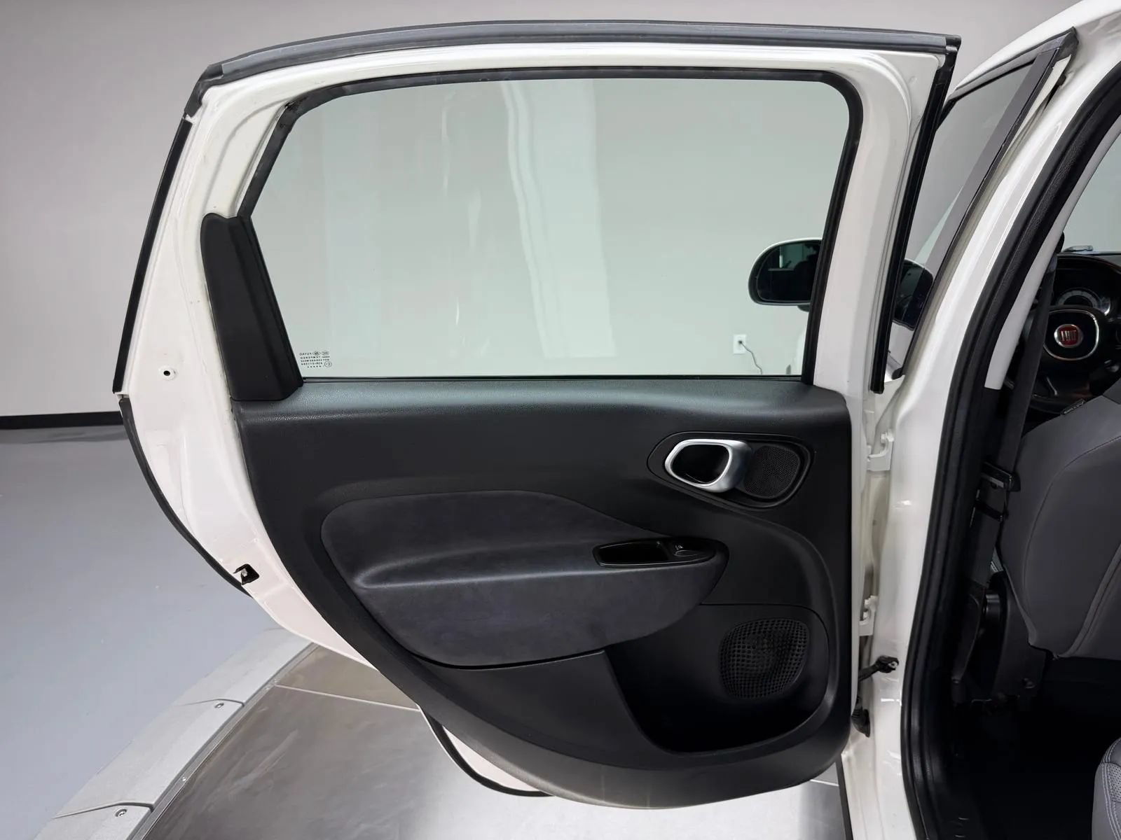 Used 2017 FIAT 500L Trekking FWD image 11