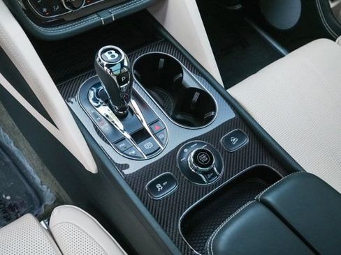 Used 2022 Bentley Bentayga AWD/4WD image 45