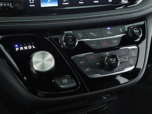 New 2026 Chrysler Pacifica Select image 14