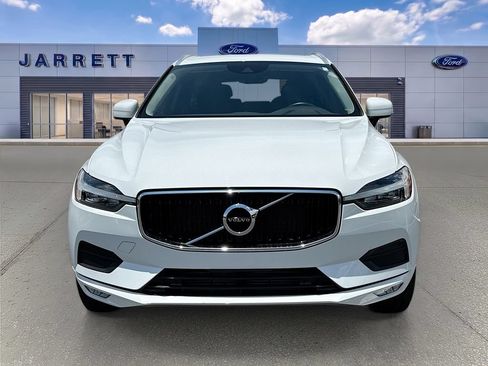Used 2021 Volvo XC60 T5 Momentum w/ Premium Package FWD image 2