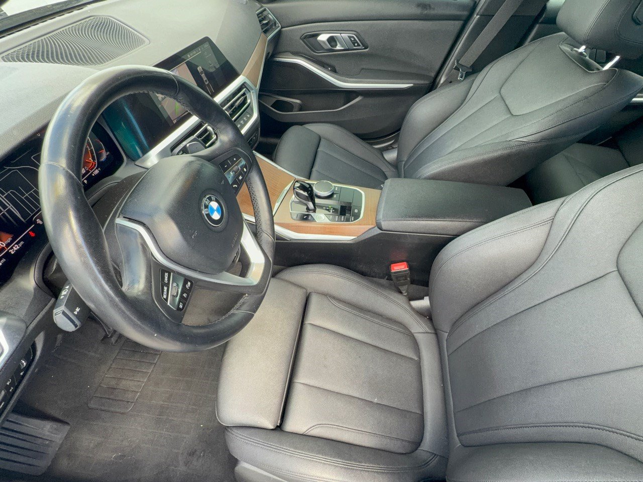 Used 2020 BMW 330i xDrive Sedan w/ Convenience Package AWD/4WD image 5