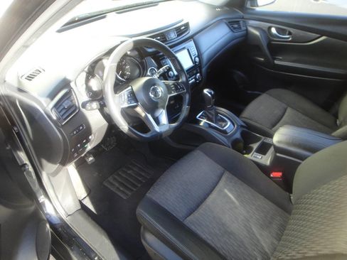 Used 2019 Nissan Rogue SV image 7