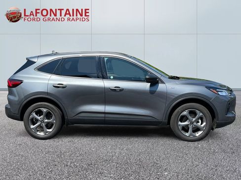 Certified 2025 Ford Escape ST-Line AWD/4WD image 8