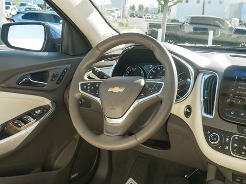 Used 2023 Chevrolet Malibu LT image 14