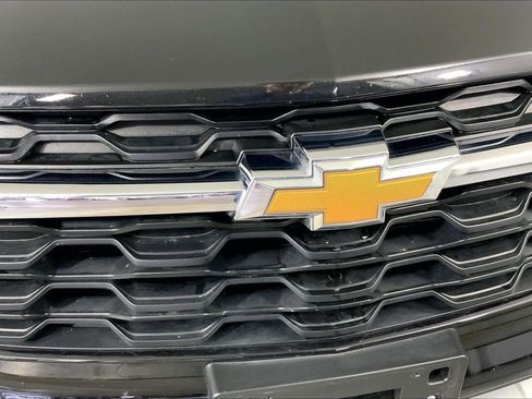 Used 2025 Chevrolet Trax LT w/ LT Convenience Package image 28