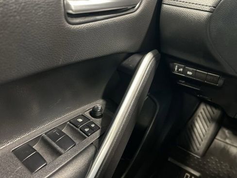 Used 2024 Toyota Corolla Cross XLE w/ Convenience Package image 28