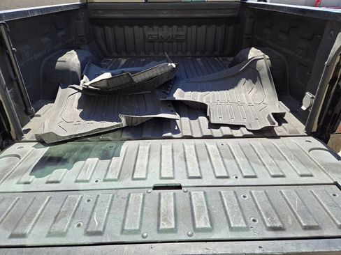 Used 2022 GMC Sierra 1500 SLT w/ SLT Premium Plus Package image 18