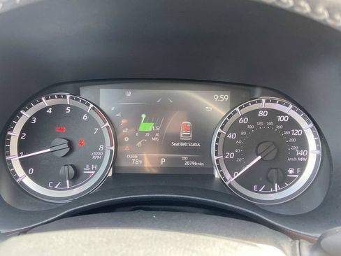 Used 2023 Toyota Highlander LE FWD image 28