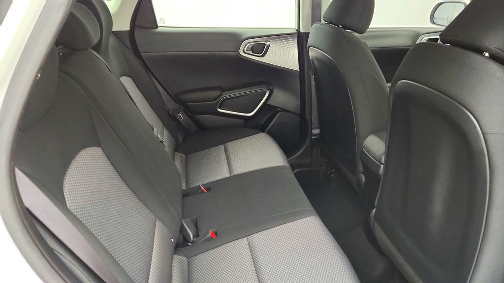Used 2024 Kia Soul LX w/ Option Group 015 FWD image 21