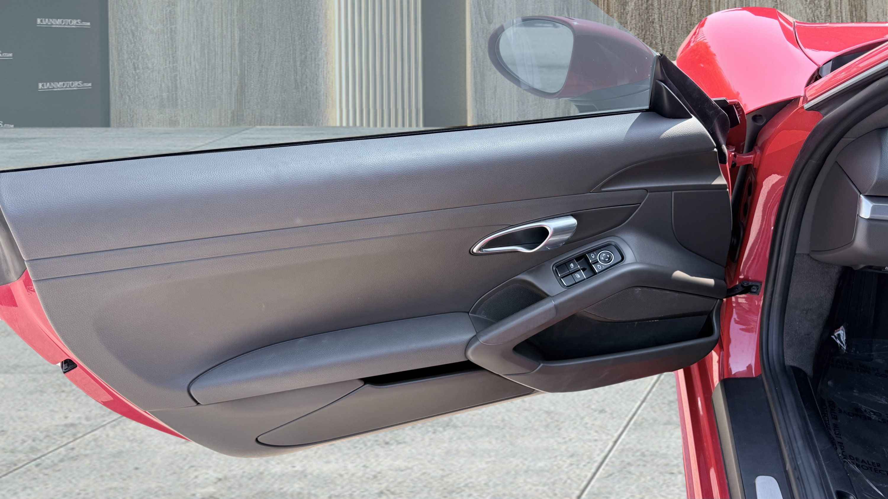 Used 2019 Porsche 718 Cayman RWD image 21