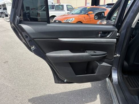 Used 2014 Subaru Outback 2.5i Premium w/ Moonroof Package AWD/4WD image 12