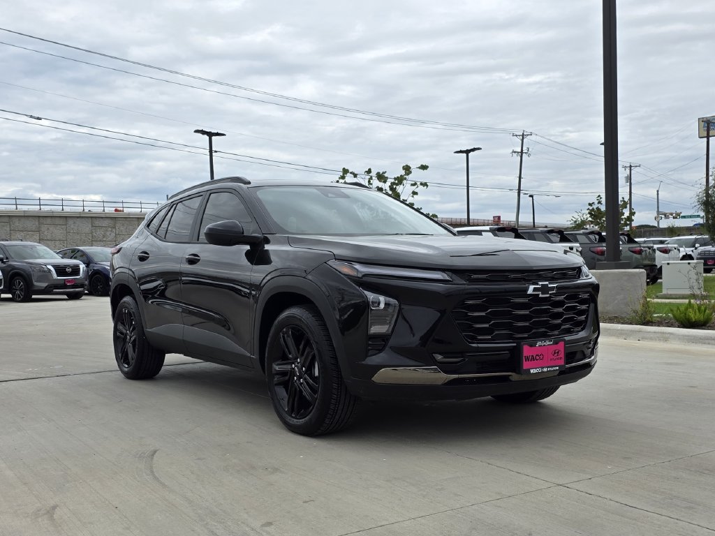 Used 2025 Chevrolet Trax ACTIV w/ Sunroof Package FWD 360° Tour