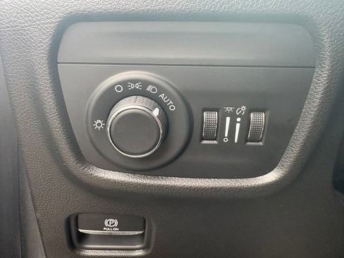 Used 2023 Jeep Grand Cherokee L Laredo AWD/4WD image 20