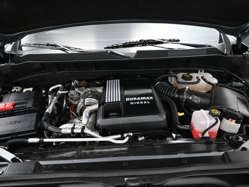Used 2025 Chevrolet Silverado 1500 High Country AWD/4WD image 21