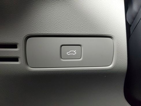 New 2026 Volvo XC40 B5 Plus w/ Protection Package Premier image 35