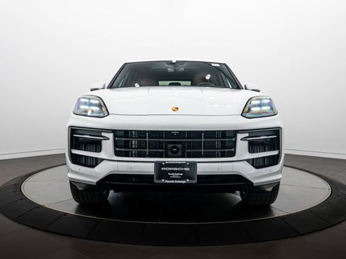 Certified 2026 Porsche Cayenne AWD/4WD image 10